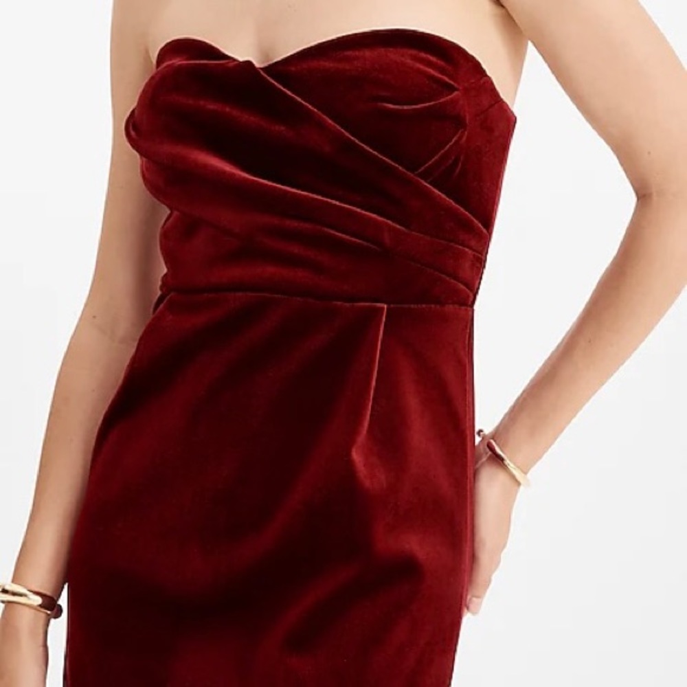 Express VELVET Sweetheart Neckline Strapless Midi Sheath Dress. New with tags.
